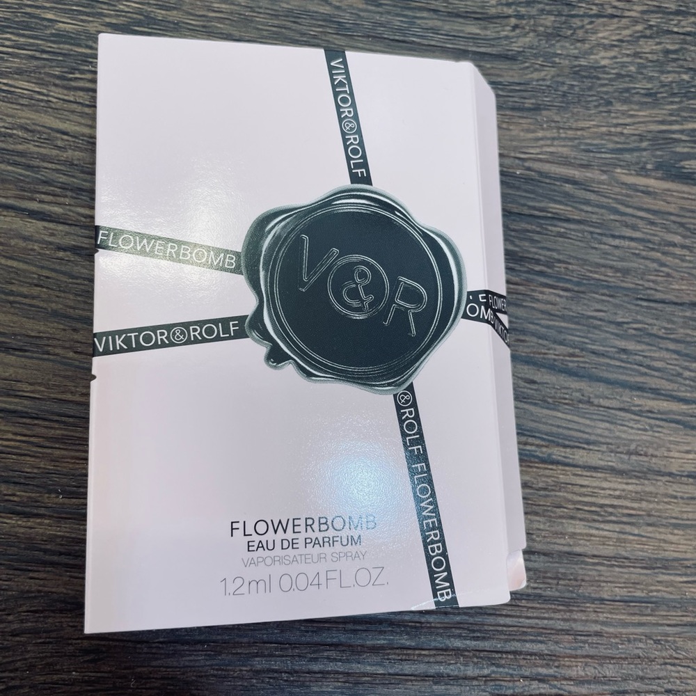New Viktor &rolf Flowerbomb sample